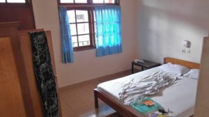 Ronta Bungalows - basic room in Kuta, Bali