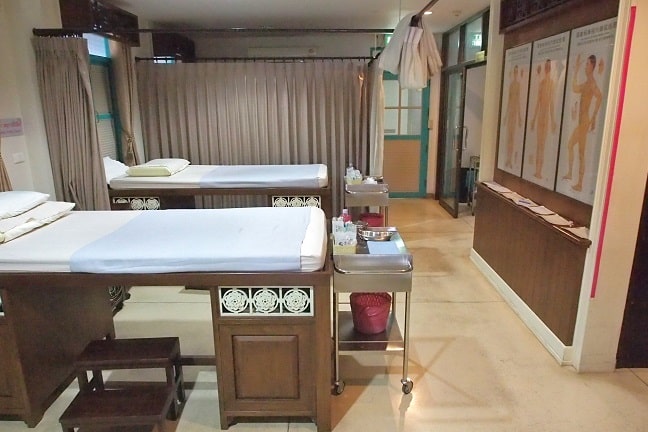 Chinese acupuncture room in TTCM Chiang Mai